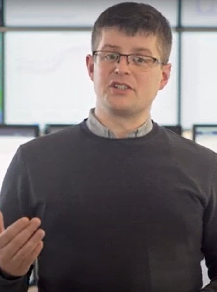 Optimising revenue for co-located energy storage